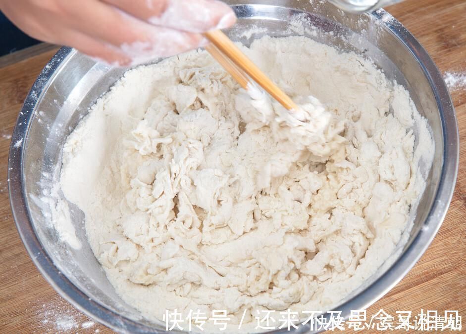 爽口|调韭菜鸡蛋馅，无需太多香料，3样就够了，包出来的饺子鲜香爽口