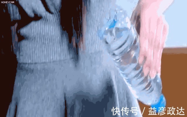 小苏打+|马桶水箱里放这个东西,再也用不到马桶刷了,好神奇啊