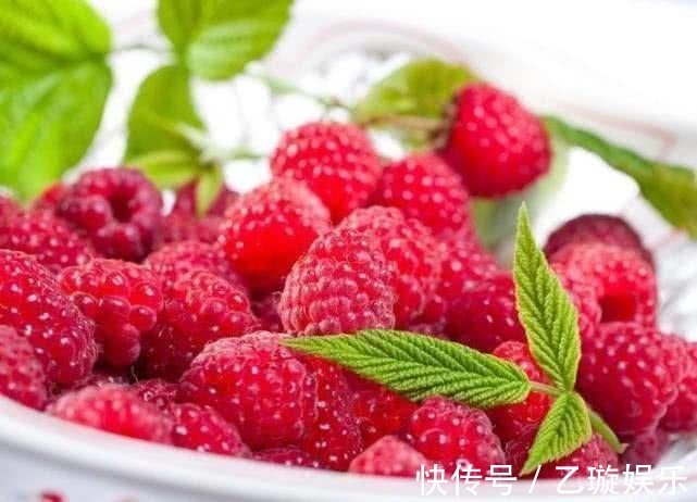 西洋菜|人到中年想长寿，不妨多吃以下4种食物，补血养颜、好处多多！