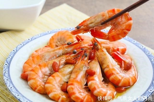 做出来|虾,直接用水煮就错了,学会这一招,保准虾肉鲜嫩