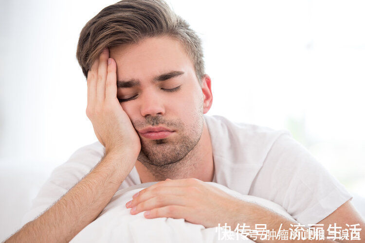 星人|经常失眠或半夜醒来?5个沾床就睡的小技巧,解救“失眠星人”
