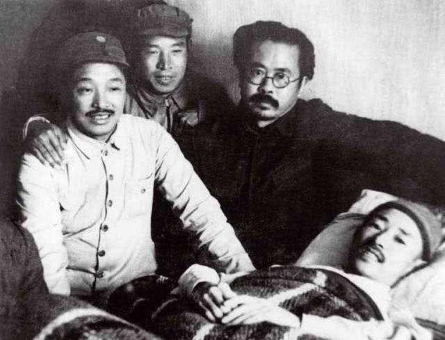 任弼时|他是任弼时妹夫,黄棠缴日本军旗200万拒卖,看守所放大批“犯人”