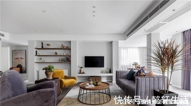 简约|她家150㎡轻奢风,玄关就露着不俗的品味,客厅是她最钟爱的地方