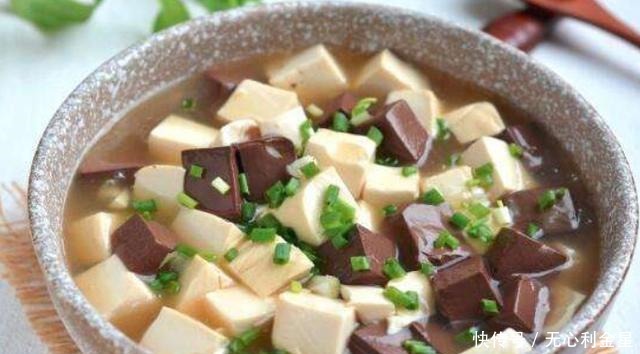 春季,豆腐和它一起煮,营养互补,补钙又补血,不懂吃可惜了!
