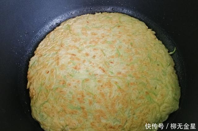 将就|一个人的午餐不将就,一根西葫芦搞定,营养好吃,十分钟上桌