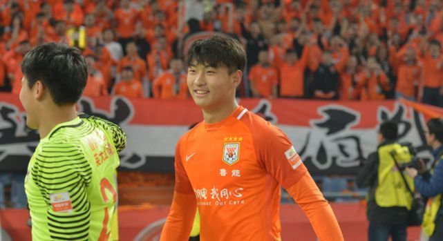 中超俱乐部|以郭田雨留洋,山东泰山有困难为例,解析俱乐部反对降薪的原因