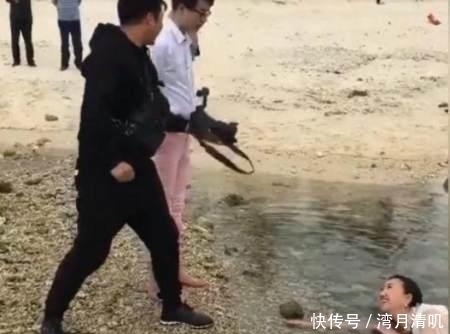 新郎|奇闻：新人公园拍婚纱照，新娘穿白纱躺臭水沟成片效果非常惊艳