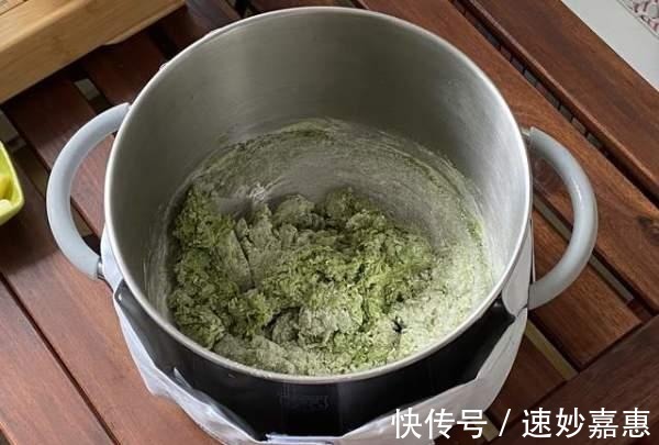 蜜红豆|扁扁平平的外貌像是一块饼,其实不是哟,好吃又好看的小面包。