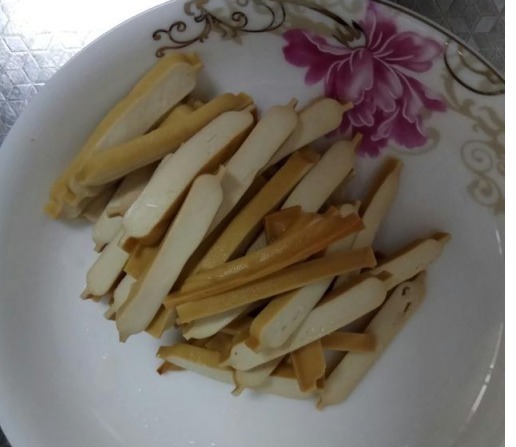 香干|女人冬天多吃“此菜”,美容养颜还不长肉,5块钱一盘3分钟上桌