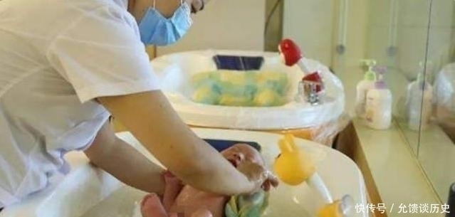 孕晚期|成年人在水里会呛,为啥胎宝宝却能在羊水里待40周?原因是这样