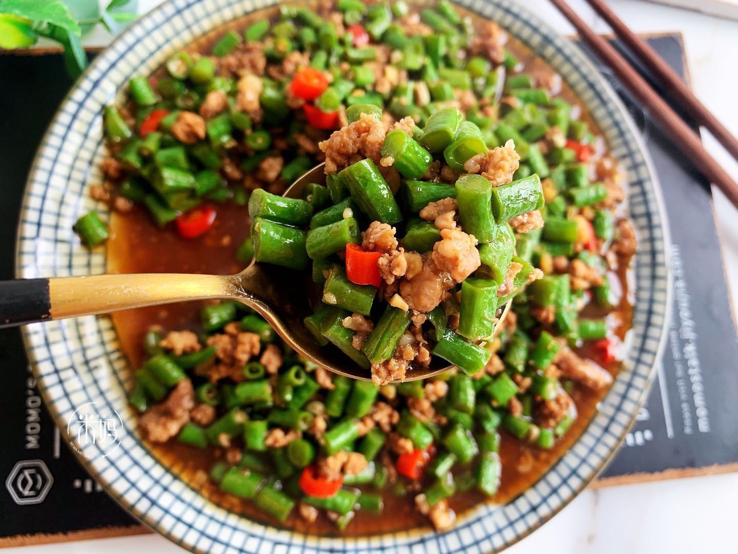 这菜鲜香下饭,不油腻,好吃得不得了,就连朋友都在讨着要秘方