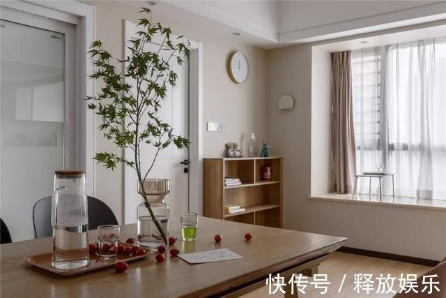 客厅|她家96平的房子光一个客厅就把我迷住,全屋处处是亮点!真心羡慕