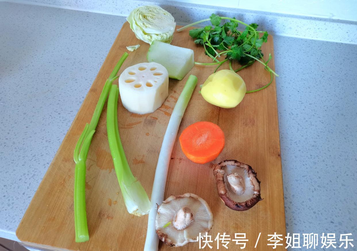 米饭试试这样吃,真的太香了,一次一盘不够吃,孩子超爱吃