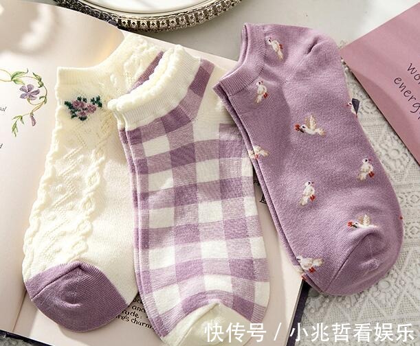 袜子 加厚的袜子就别穿了,看我媳妇脚上穿的,舒适更透气