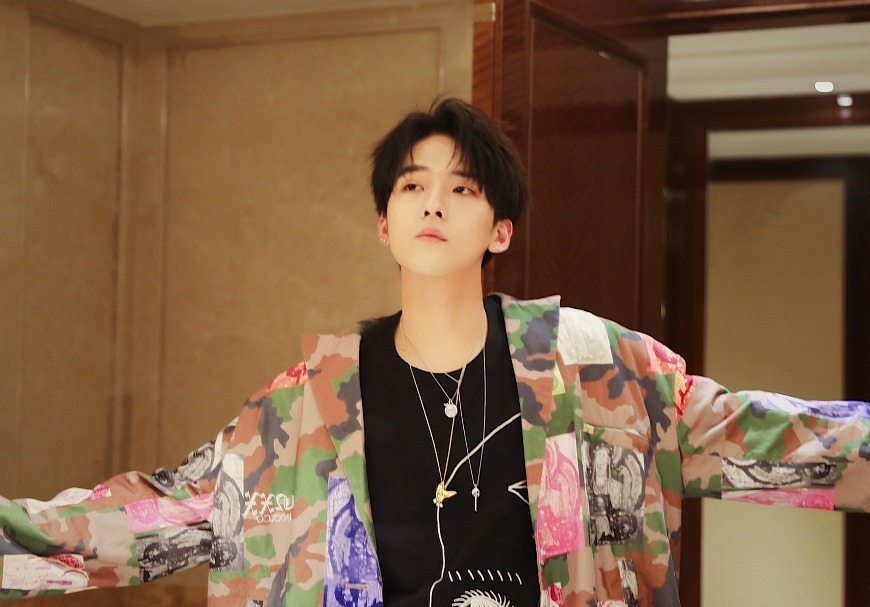 愛豆|為愛退圈!《青你》沈群豐官宣戀情,《偶練》張晏愷自稱老百姓