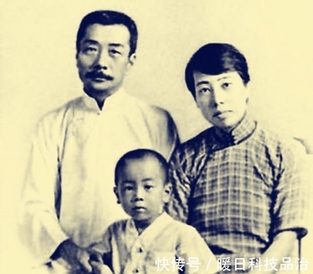 佐藤富子#郭沫若用四字骂鲁迅,鲁迅加一字回应,世人笑道:这就是郭沫若!