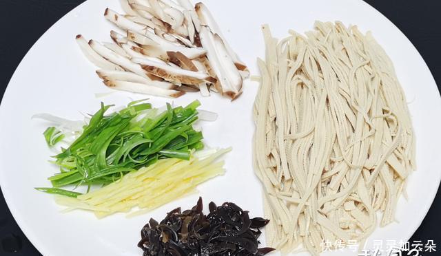 下锅|天冷煮1锅“酸辣汤”来取暖,下锅前多加这1步,鲜香酸爽又暖身