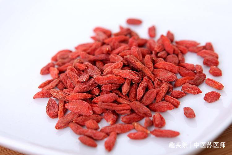 排毒养颜|女性中年身体好,三种食物坚持吃,排毒养颜,营养瘦身,越吃越好