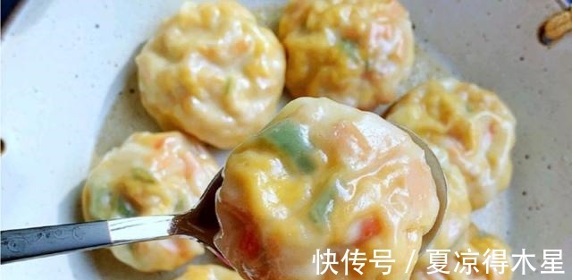 用馄饨皮就能做包子,不需要发面,皮薄还好吃,特别省时哦!