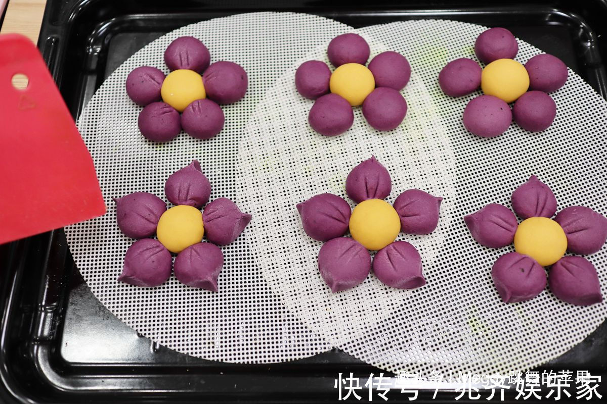 手货|南瓜紫薯成抢手货，做成馒头暄软香甜惹人爱，一次发酵省了1小时