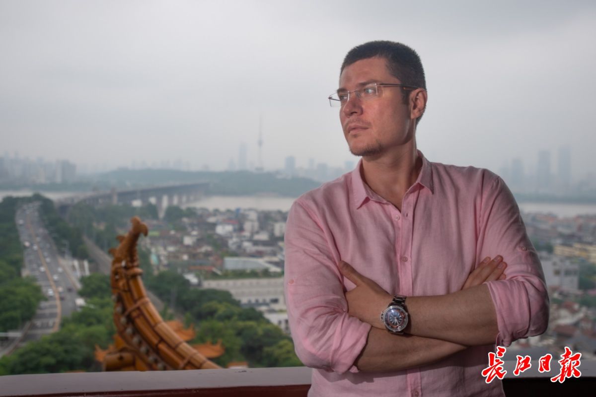 道尔斯基$10年等待，偶像不再停留在光盘里：一位武汉姑娘与俄罗斯画家的跨国之恋