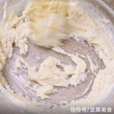 芝士蛋糕|真能Duang~的网红爆款古早蛋糕!口感弹嫩还有流心芝士?