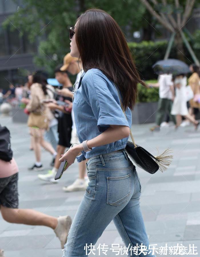 打底裤|小姐姐衬衫搭配牛仔裤,让你美得从容又大气,穿起来舒适时尚