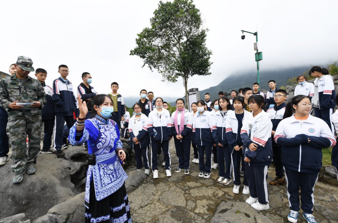 地质|旅游育人 四川旅游学院经济管理学院书记李震清力荐兴文石海景区丨寻找成渝文旅新地标