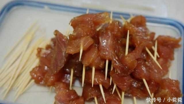好吃|猪肉如此做一点也不腻,比烧烤好吃还健康,越吃越香