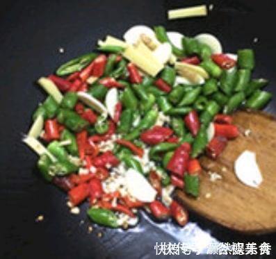 尖椒|遇到这种鱼我总要买2斤,含钙量特别高,家里小美女吃了长高高!