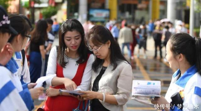 北京大学录取|江苏考生被北京大学录取，父母发朋友圈报喜，等来的却是心寒