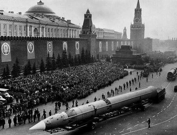 老人|37年前的一晚，如果不是这位老人，人类早已把自己毁灭