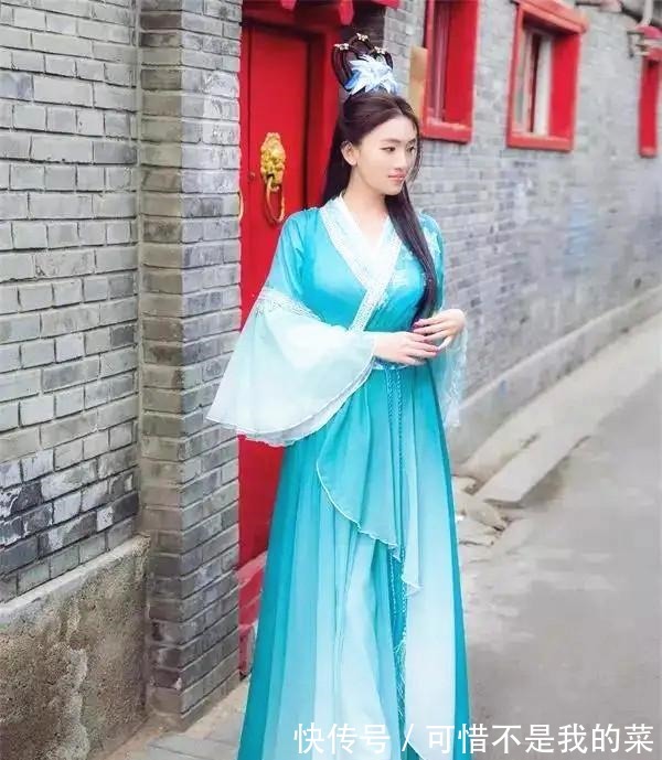 时尚 “时尚女神”不仅人美，搭配风格也多样化，完美颜值“时尚力量”