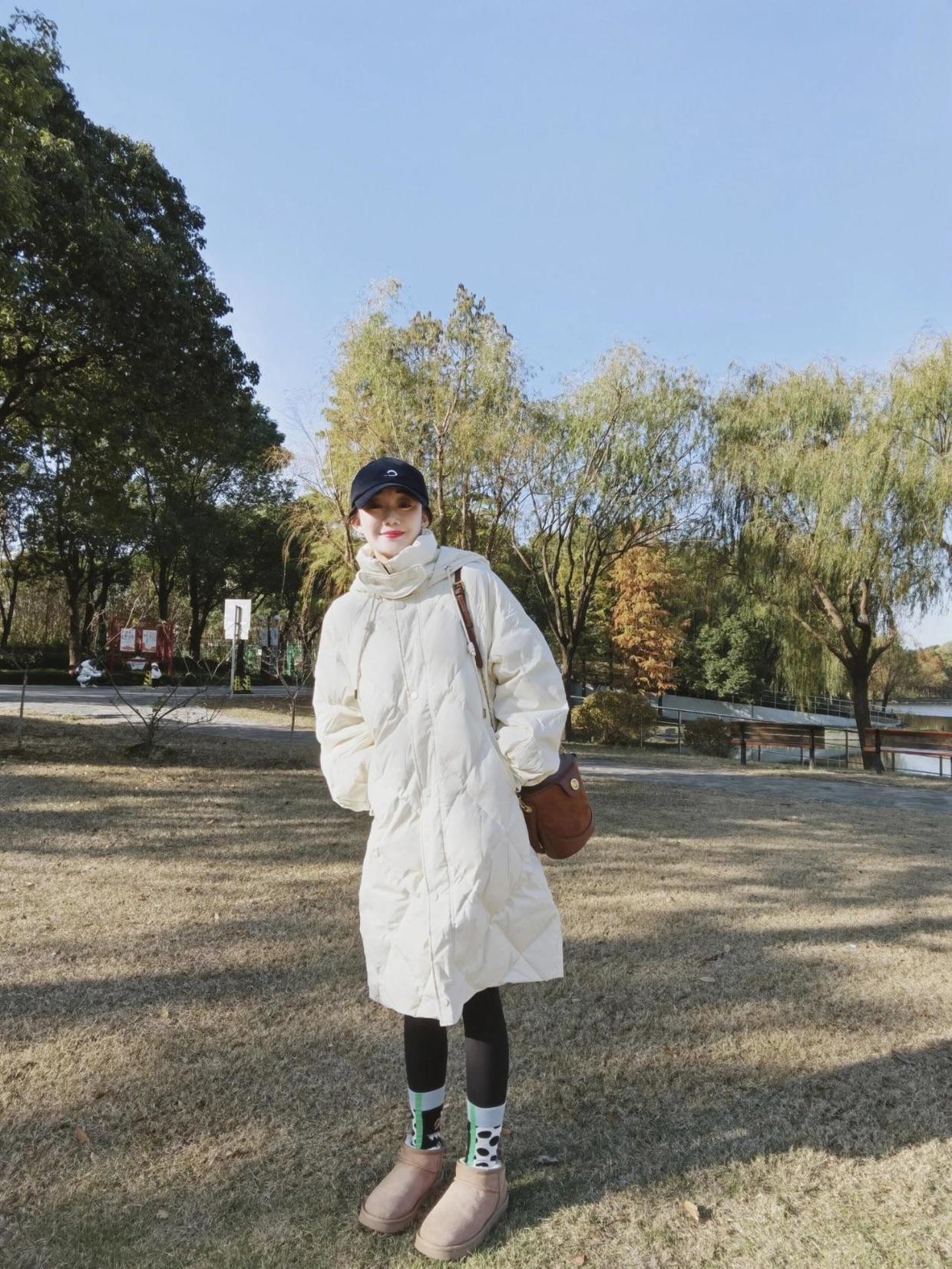 羽绒服|萧瑟冬日没在怕,一定要尝试的五套羽绒服搭配,秒变雪地小精灵