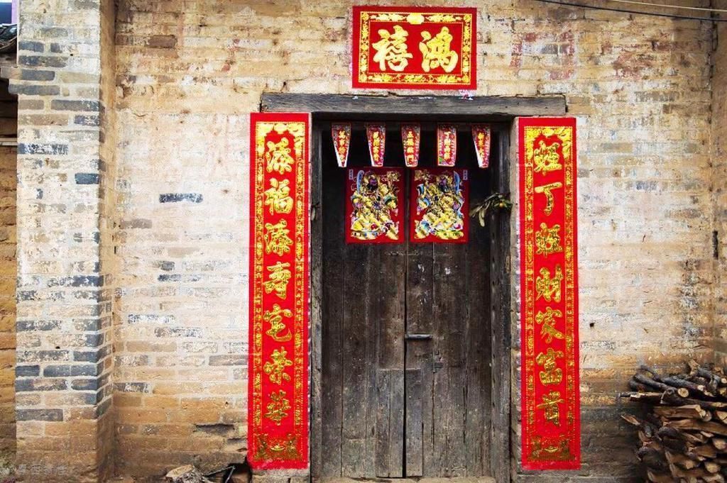 对联文化#上联“坐红楼,读水浒,说三国,梦西游”,网友的下联堪称经典