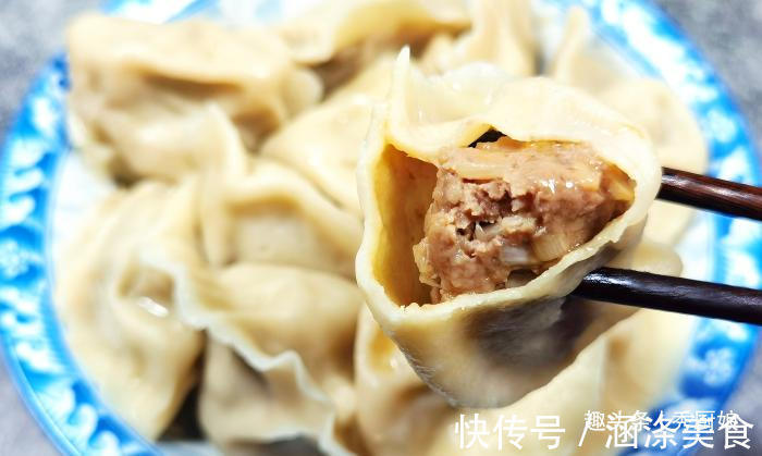多汁|调羊肉馅时,牢记“2放2不放”,饺子鲜嫩多汁,好吃无膻味,真香