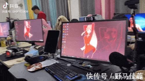 武当王|那些在抖音出圈的二次元元素,尬得我用脚抠出了三室一厅