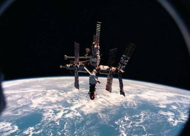 史上最惨宇航员，上天后被遗弃太空111天，返回地球时国家没了