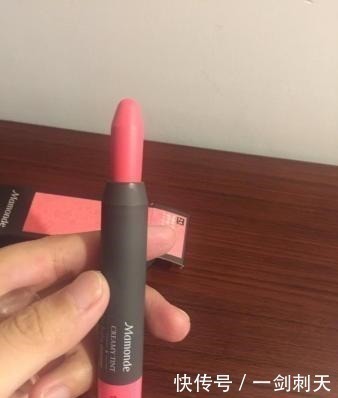 形状|千万不要看女孩子用过的口红,形状各异的杰作,能让你笑一天