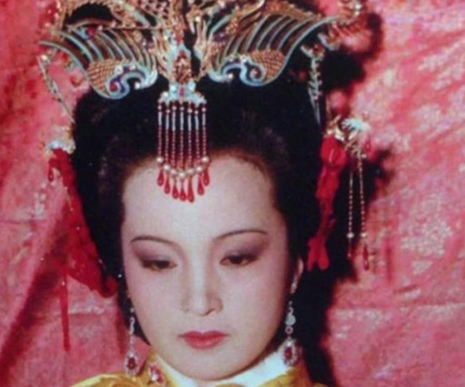 贾元春为什么进宫多年都默默无闻,而在死去的前三年却突然被封妃