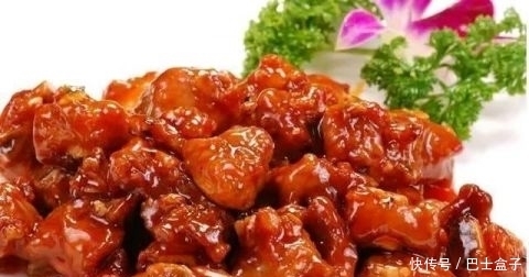 这道花椒鸡丁 麻麻辣辣的 非常美味