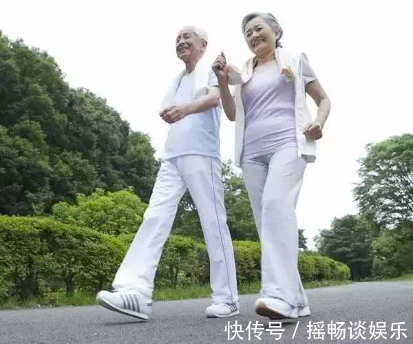 摄入量|84岁大爷斑块消失,他把血管变“干净”的2个方法,其实很科学