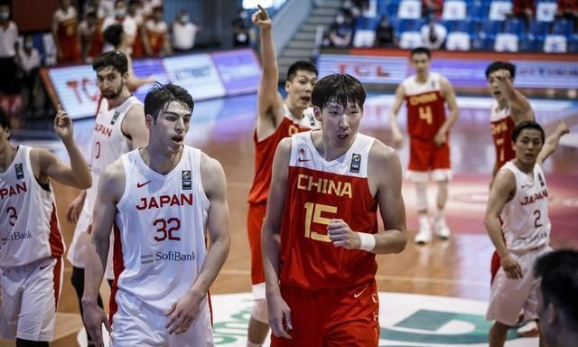凤凰队|正式出发，周琦赴日本与中国男篮会合，将历经18小时长途飞行