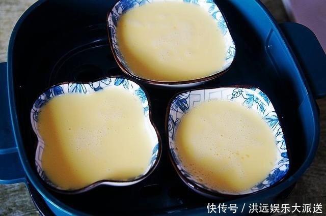 不用|孩子不爱吃早餐,试试这款蛋糕,不用烤箱不打发,香甜细腻好消化