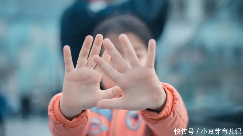 自卑|这三句话孩子常挂嘴边,多数是自卑懦弱,看看你家的孩子是否如此