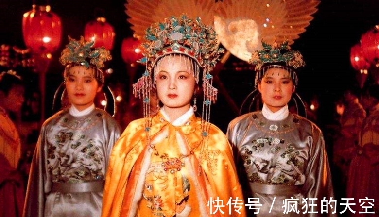 元春回宫!红楼梦:元春回府省亲为何会在夜晚进行?原来其中大有文章