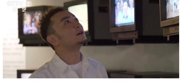 晚会|尼格买提：用奔赴之心来报国，喜提国庆晚会上唯一一个央视主持人