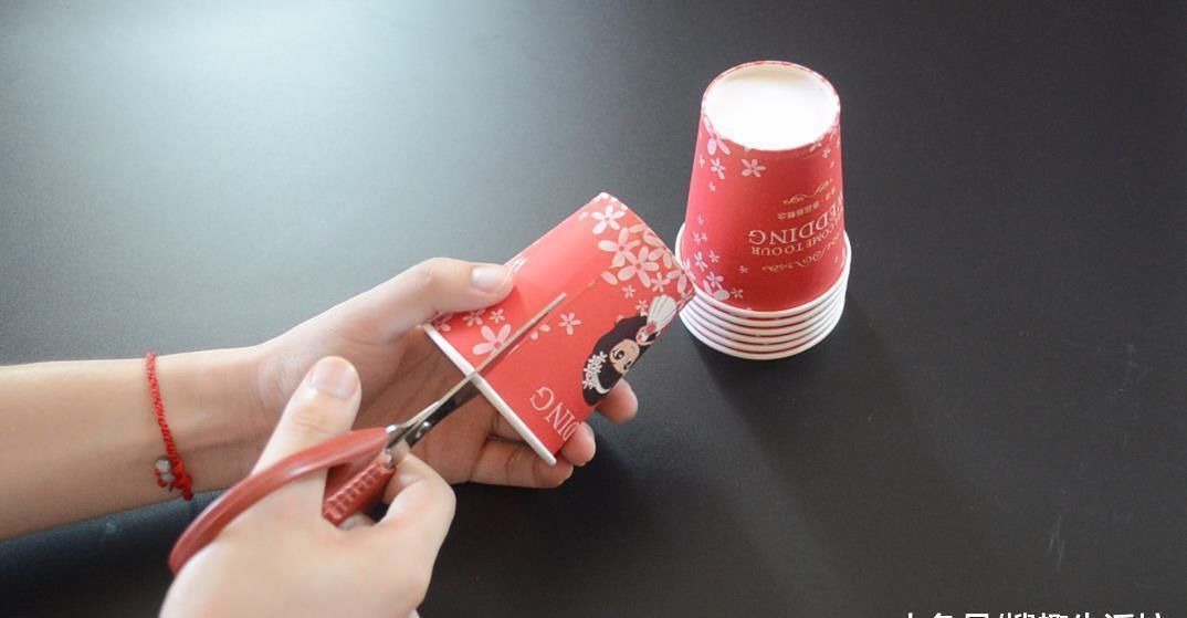 卫生间|一次性纸杯这样改造一下, 放在卫生间里有大用处, 看完你会感谢我的