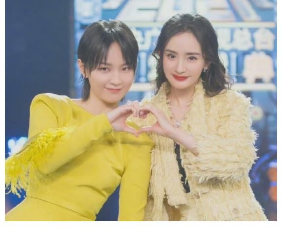 微時代之戀|(zhì)誰是楊冪的好友，和周筆暢屬于互黑型，跟楊穎屬于互捧型！