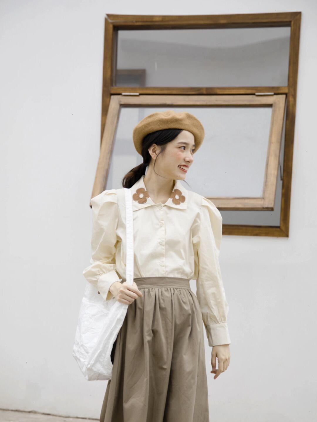 保暖 秋季想要穿出甜美可爱风,一定少不了蓝色针织开衫的搭配!